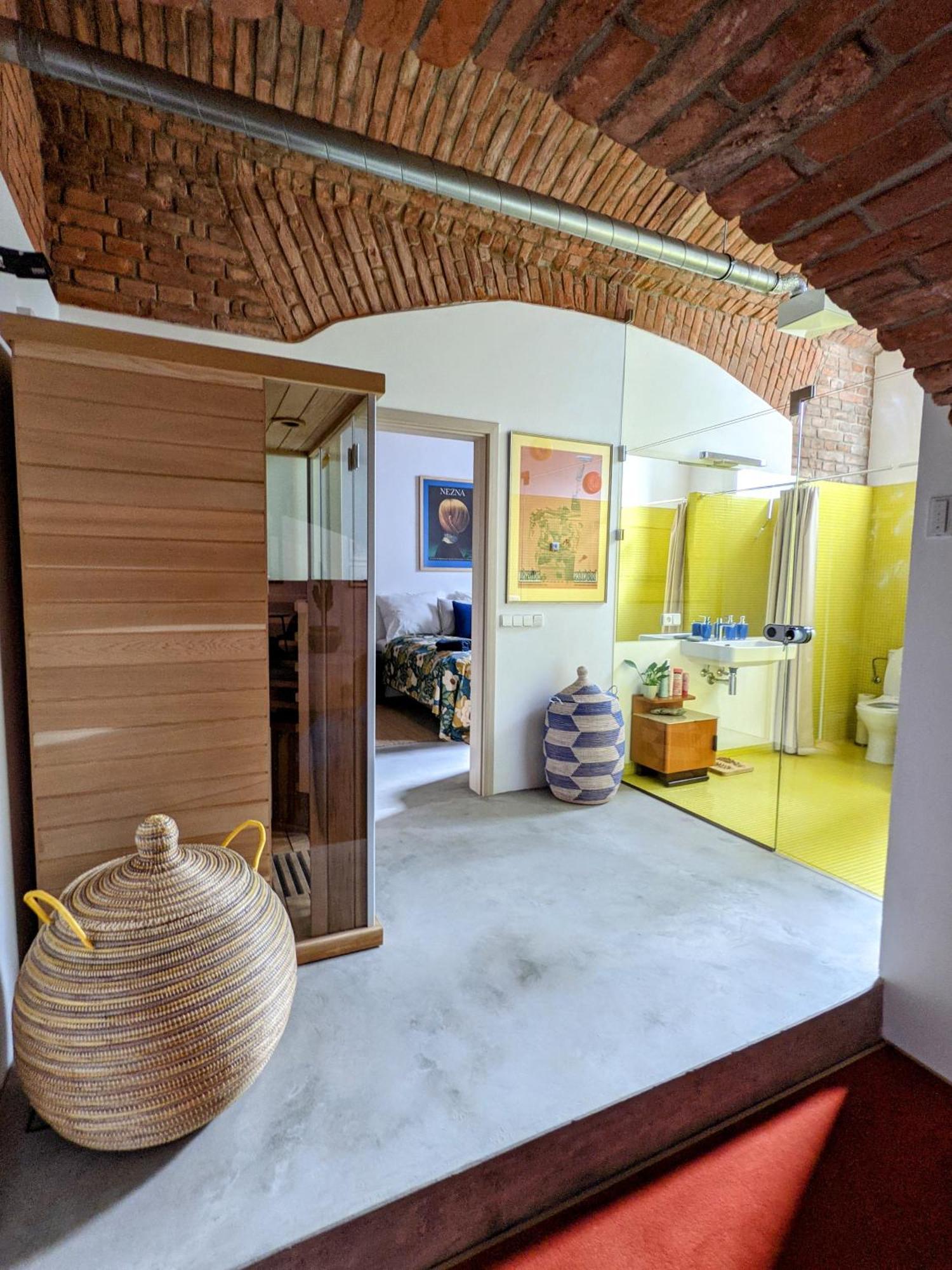 Romantic And Atypical Apartments In Prague'S Montmartre Zewnętrze zdjęcie
